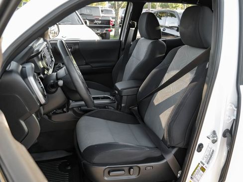 Used 2023 Toyota Tacoma TRD Off-Road image 32