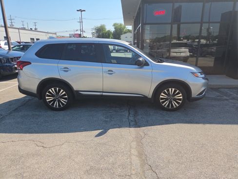 Used 2020 Mitsubishi Outlander ES AWD/4WD image 4