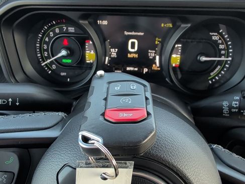 Used 2025 Jeep Wrangler Unlimited Rubicon 4xe w/ Safety Group AWD/4WD image 28