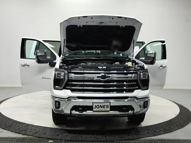 Used 2024 Chevrolet Silverado 2500 LTZ w/ LTZ Convenience Package AWD/4WD image 11