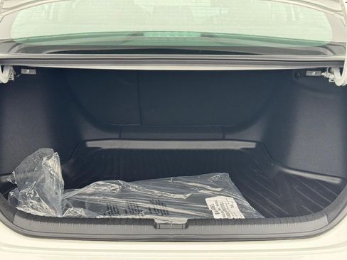 Certified 2025 Honda Accord SE image 4