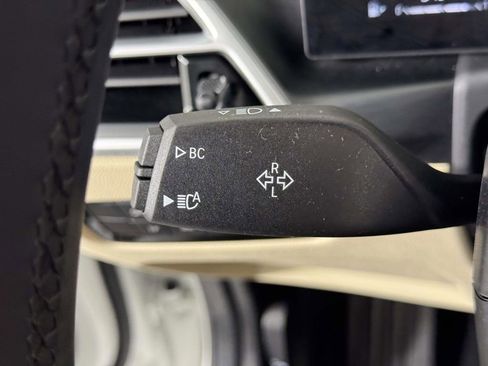 Used 2025 BMW 330i xDrive 330i xDrive w/ Premium Package image 21