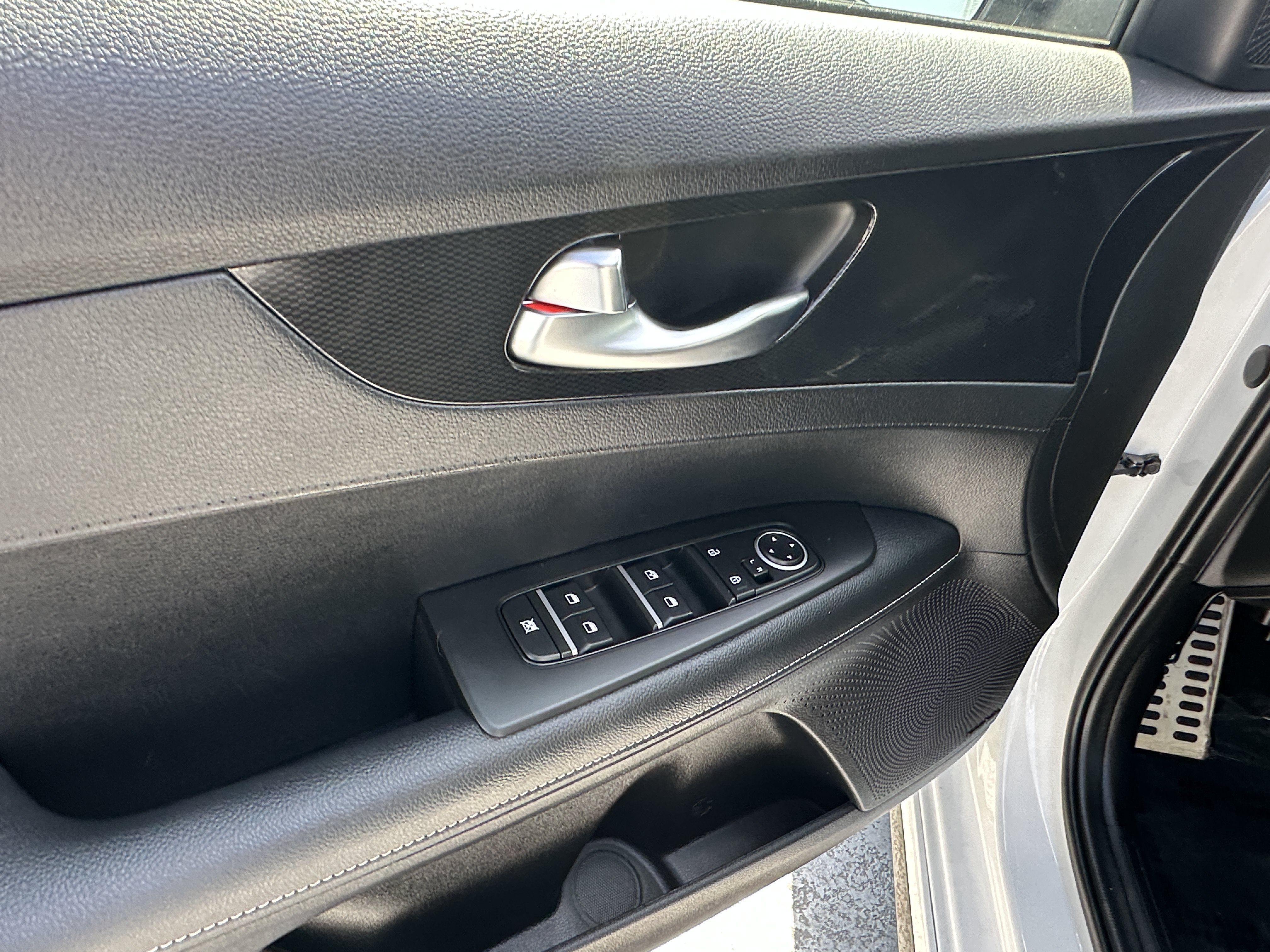 Certified 2023 Kia Forte GT-Line w/ GT-Line Premium Package FWD image 24