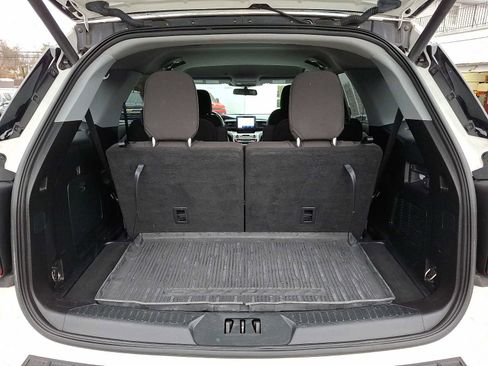 Used 2021 Ford Explorer XLT image 27