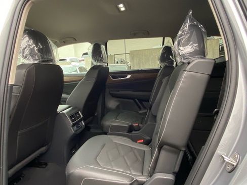 New 2026 Volkswagen Atlas SE image 11