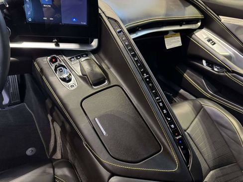 Used 2024 Chevrolet Corvette Stingray Premium Conv w/ Battery Protection Package RWD image 6
