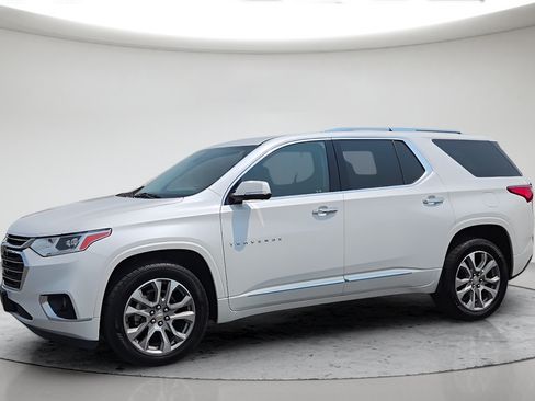 Used 2020 Chevrolet Traverse Premier AWD/4WD image 12