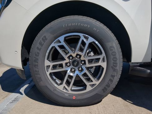 New 2025 Ford Expedition Active image 68