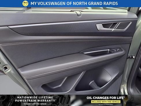 New 2026 Volkswagen Atlas Cross Sport SEL R-Line image 11