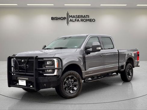 Used 2023 Ford F250 Lariat w/ Sport Appearance Package AWD/4WD image 3