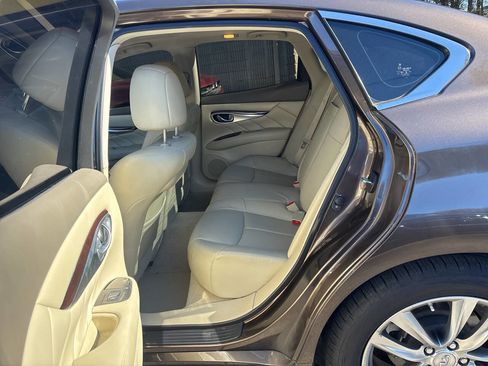 Used 2016 INFINITI Q70 Hybrid image 14