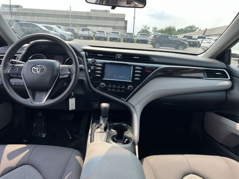 Used 2018 Toyota Camry FWD image 21