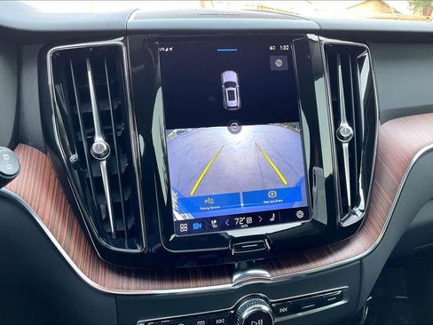 Used 2023 Volvo XC60 T8 Plus image 24