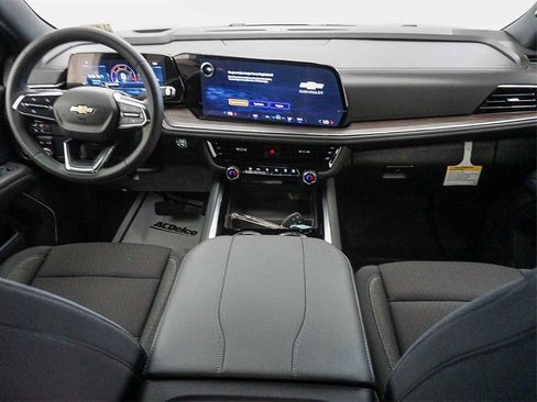 New 2026 Chevrolet Suburban LS image 14