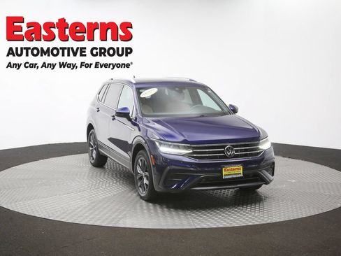 Used 2022 Volkswagen Tiguan SE w/ Panoramic Sunroof Package AWD/4WD image 51