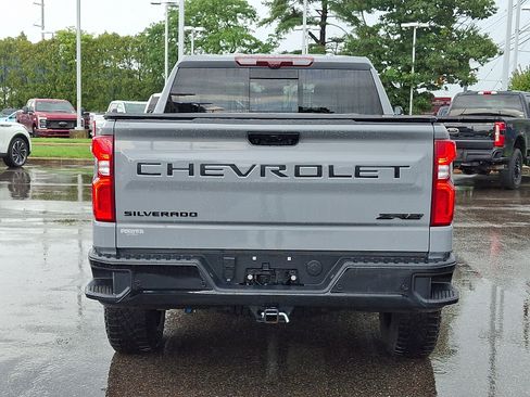 Used 2025 Chevrolet Silverado 1500 ZR2 w/ Technology Package AWD/4WD image 9