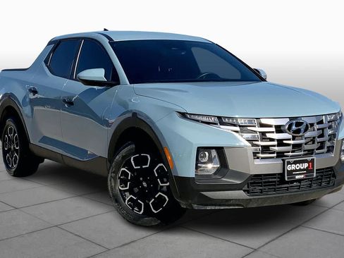 Used 2023 Hyundai Santa Cruz SE image 3