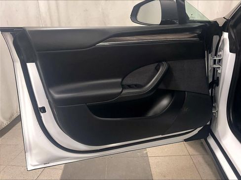 Used 2022 Tesla Model S image 9