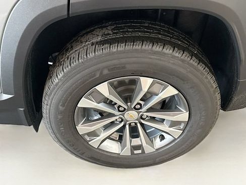 New 2026 Chevrolet Equinox LT w/ Convenience Package II FWD image 32