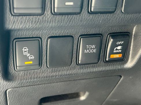 Used 2019 Nissan Pathfinder SL image 29