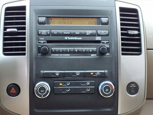 Used 2010 Nissan Frontier LE w/ LE Value Truck Pkg image 6