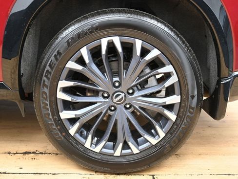 Used 2025 Nissan Rogue Platinum image 13