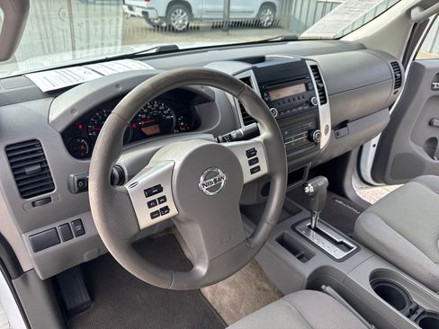Used 2015 Nissan Frontier S image 7