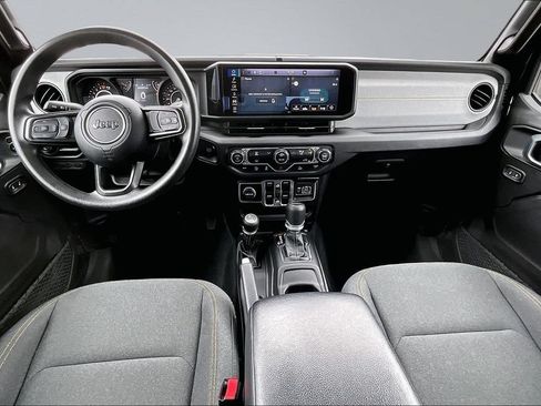Used 2025 Jeep Gladiator Sport AWD/4WD image 9