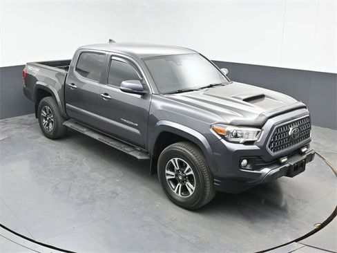 Used 2019 Toyota Tacoma TRD Sport image 13