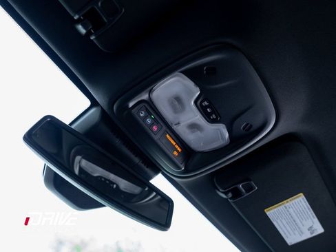 Used 2024 Chevrolet Colorado Z71 w/ Z71 Convenience Package 2 image 36