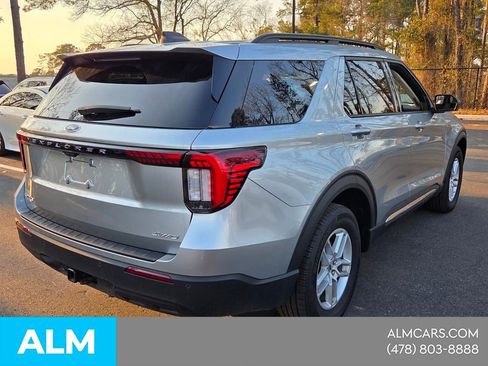 Used 2025 Ford Explorer Active AWD/4WD image 7