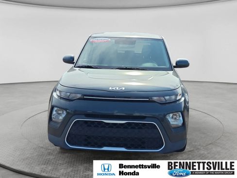 Used 2022 Kia Soul LX FWD image 2