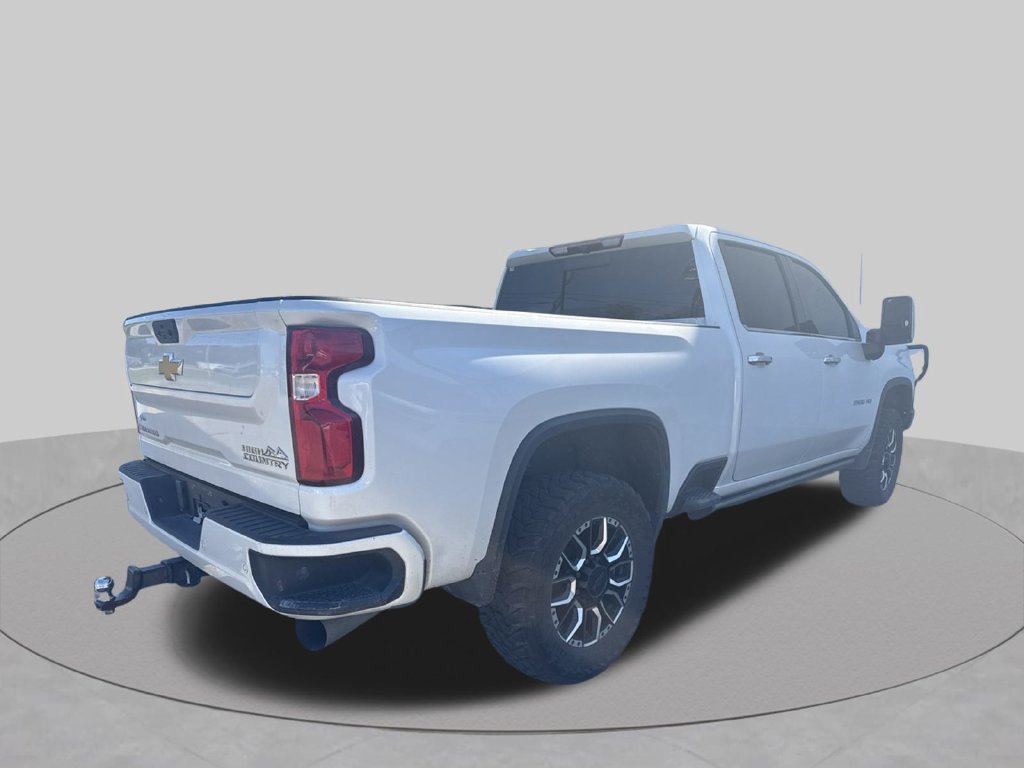 Used 2022 Chevrolet Silverado 2500 High Country w/ Safety Package II AWD/4WD image 4