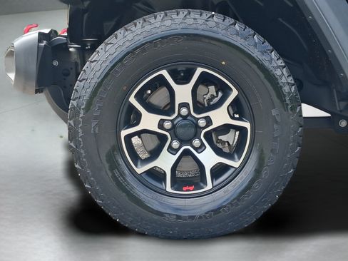 Used 2020 Jeep Wrangler Unlimited Rubicon w/ Dual Top Group AWD/4WD image 33