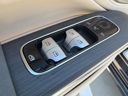 Used 2022 Mercedes-Benz EQS 450+ Sedan image 26
