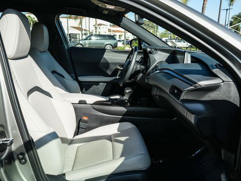 Used 2021 Lexus UX 200 w/ Accessory Package (Z2) FWD image 16