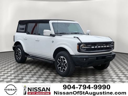 Used 2023 Ford Bronco Outer Banks image 1