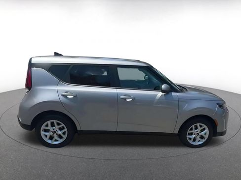 Used 2025 Kia Soul LX w/ LX Technology Package FWD image 16
