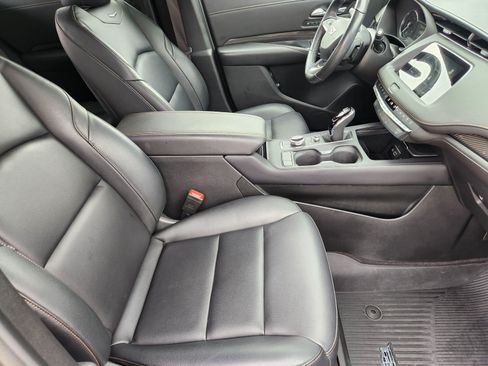 Certified 2023 Cadillac XT4 Sport w/ LPO, Onyx Lite Package FWD image 11