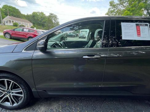 Used 2020 Ford Edge Titanium AWD/4WD image 3