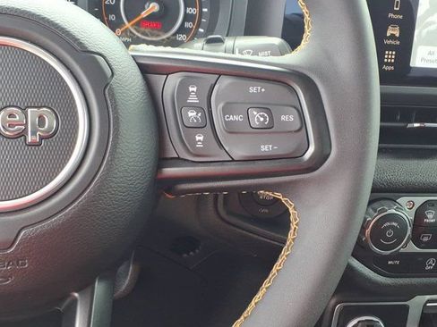 Used 2024 Jeep Wrangler Sport AWD/4WD image 18