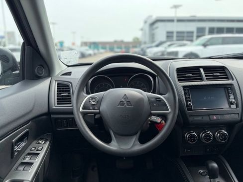 Used 2025 Mitsubishi Outlander Sport AWD image 19