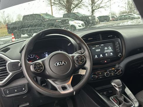 Used 2020 Kia Soul LX image 13