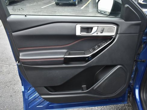 Used 2022 Ford Explorer ST-Line w/ Class IV Trailer Tow Package image 8