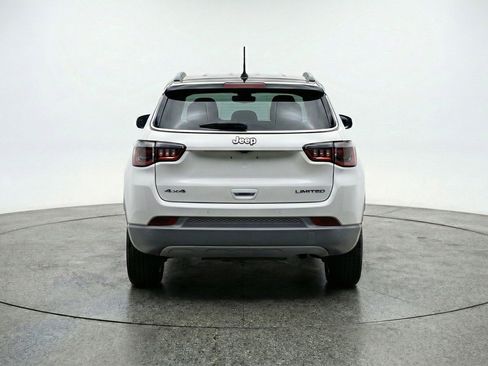 Used 2025 Jeep Compass Trailhawk image 7
