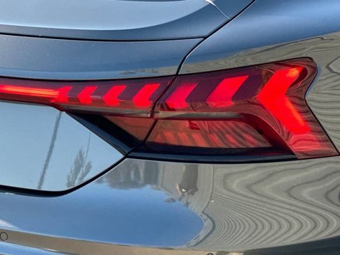 Used 2022 Audi e-tron GT Premium Plus image 37
