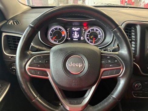 Used 2019 Jeep Cherokee Latitude Plus image 22