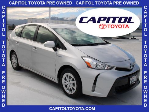 Used 2017 Toyota Prius V Five image 1