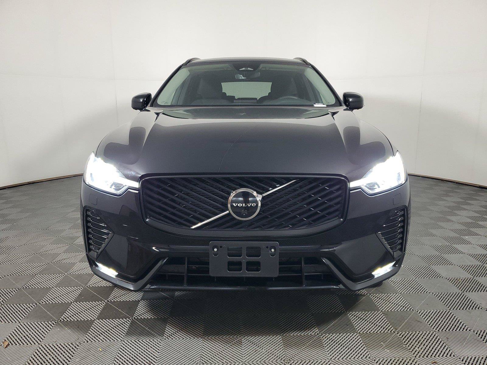 Certified 2026 Volvo XC60 B5 Plus AWD/4WD image 2