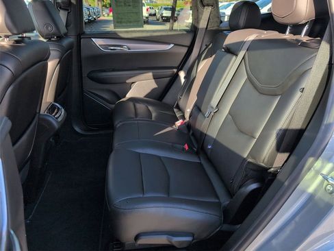 Used 2025 Cadillac XT6 Luxury image 24